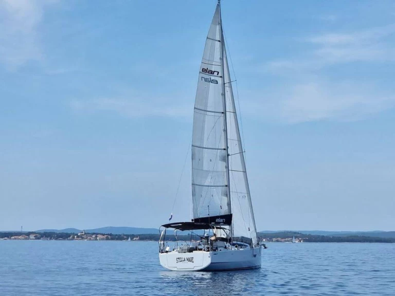 Sailboat hire in Punat - Elan E4