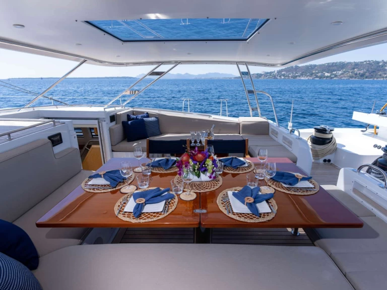 Hire a Cnb-Bordeaux LADY 8 Southampton