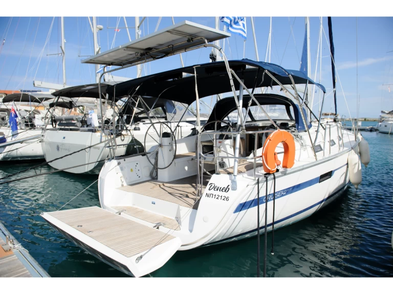 Hire Sailboat Bavaria with a boat licence