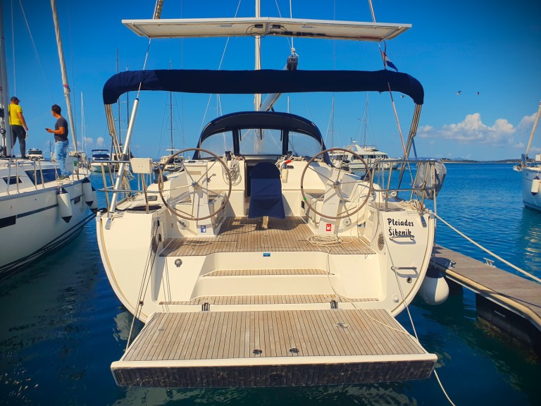 Charter a Bavaria Cruiser 46 in Drage on Samboat