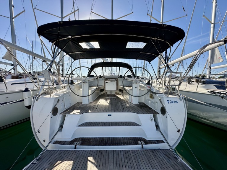 Hire Sailboat Bavaria with a boat licence