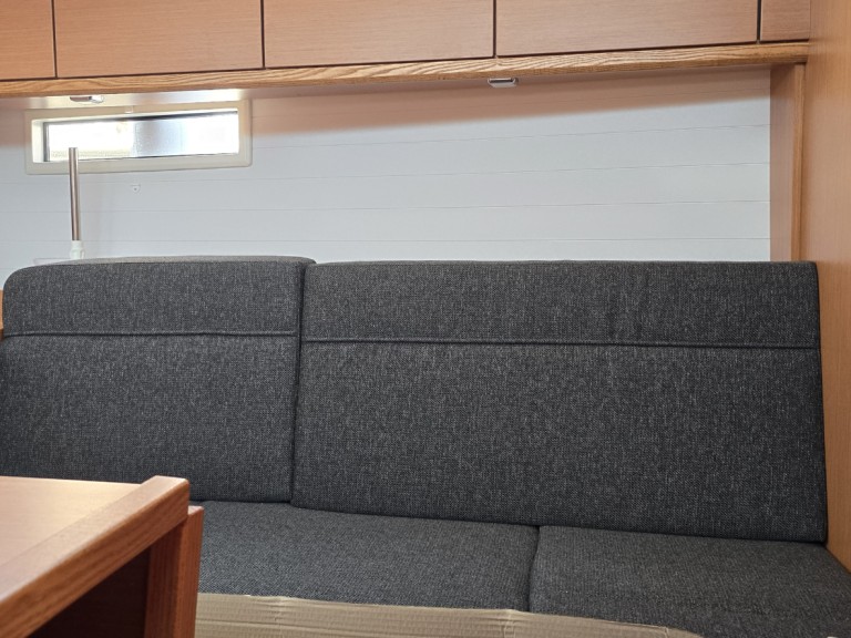 Yacht charter Zadar - Bavaria Cruiser 37 on SamBoat