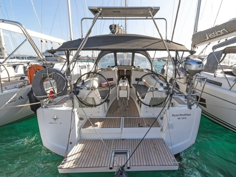 Sailboat hire in Volos - Jeanneau Sun Odyssey 349
