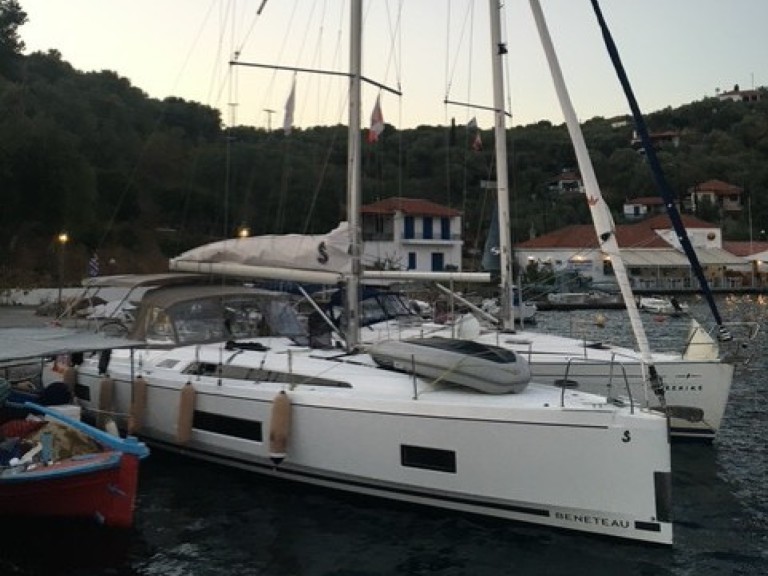 Sailboat hire in Pálairos - Bénéteau Oceanis 46.1