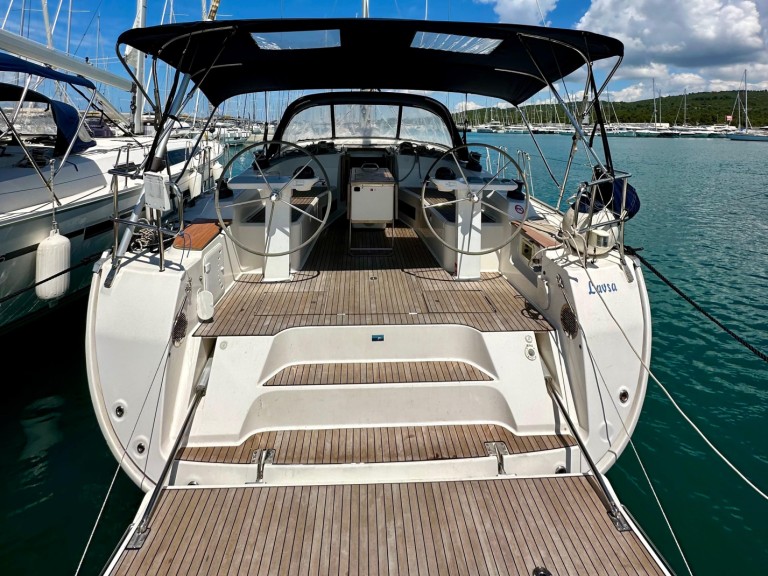 Sailboat to hire Sukošan at the best price