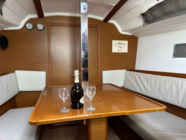 Yacht charter Drage - Jeanneau Sun Odyssey 349 on SamBoat