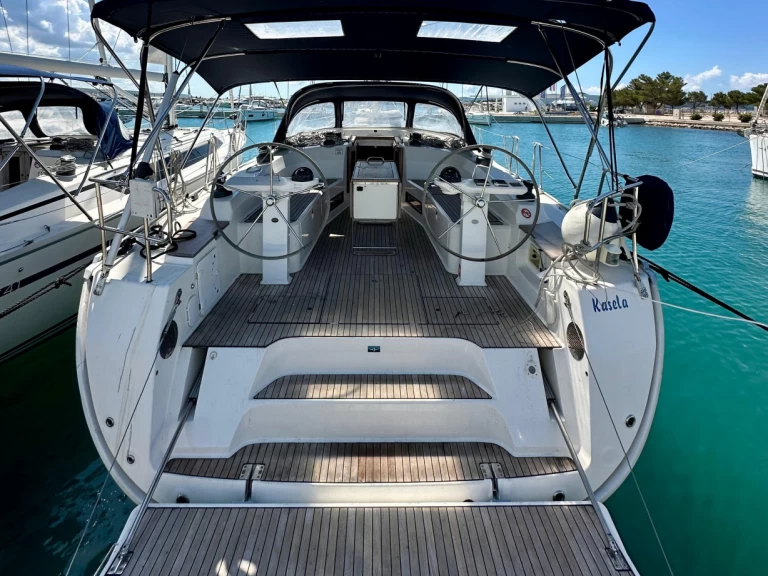 Sailboat hire in Sukošan - Bavaria Cruiser 45