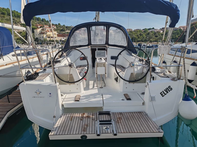 Jeanneau Sun Odyssey 349 charter bareboat or skippered in  Drage