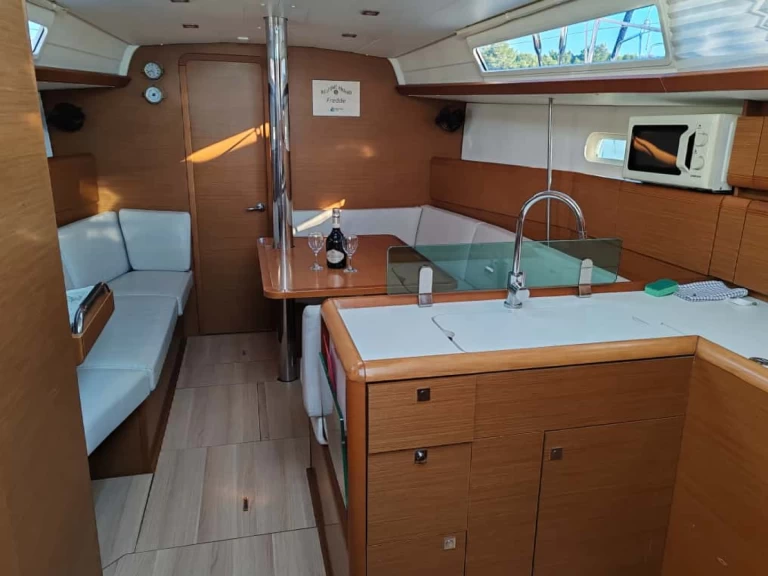 Yacht hire Drage cheap Sun Odyssey 389