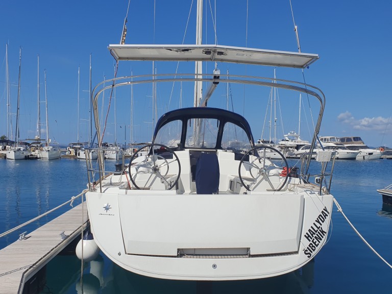 Sailboat to hire Sukošan at the best price