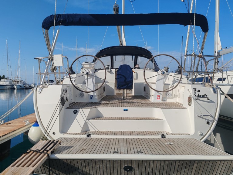 Charter a Bavaria Cruiser 46 in Drage on Samboat