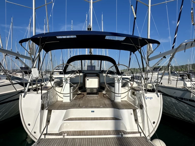 Sailboat hire in Sukošan - Bavaria Cruiser 45