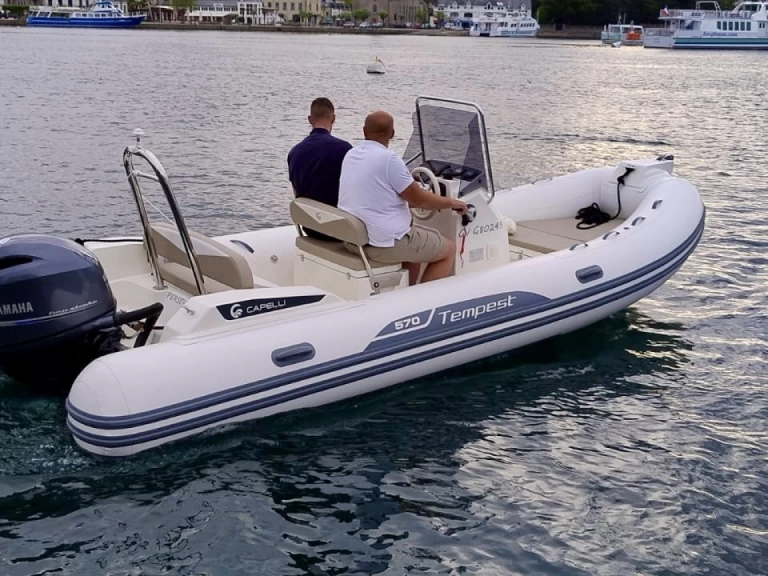 Yacht charter Combrit - Capelli Tempest 570 on SamBoat