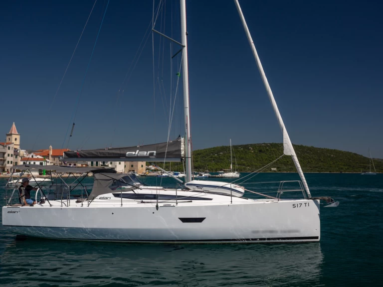 Sailboat to hire Betina at the best price
