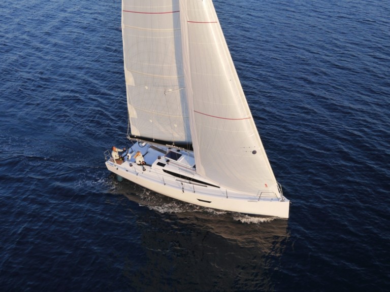 Yacht charter Betina - Elan E4 on SamBoat