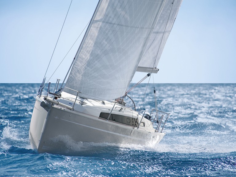 Hire Sailboat Bavaria with a boat licence