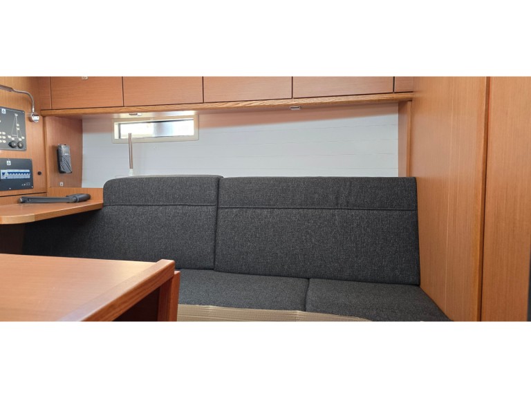 Hire Sailboat Bavaria with a boat licence