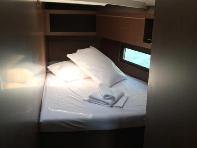 Hire Sailboat Bénéteau with a boat licence