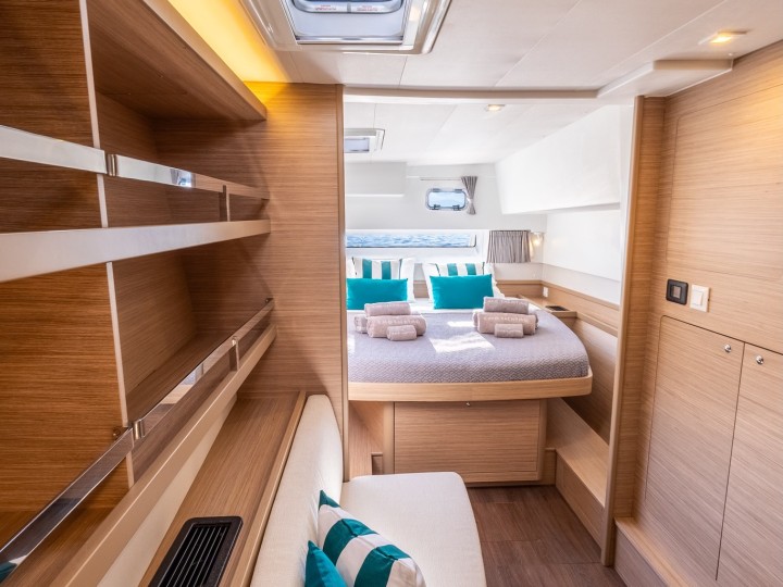 Hire Catamaran with or without skipper Lagoon Lefkáda