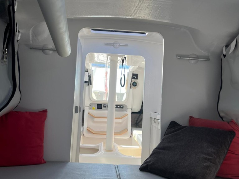 Sailboat to hire Split at the best price