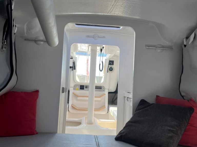 Sailboat to hire Split at the best price