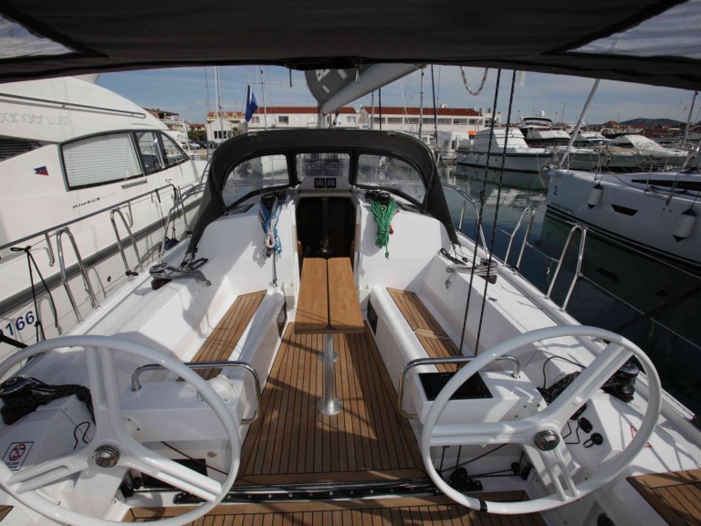 Hire Sailboat with or without skipper Elan Betina