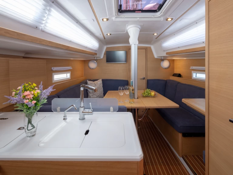 Hire Sailboat Elan with a boat licence