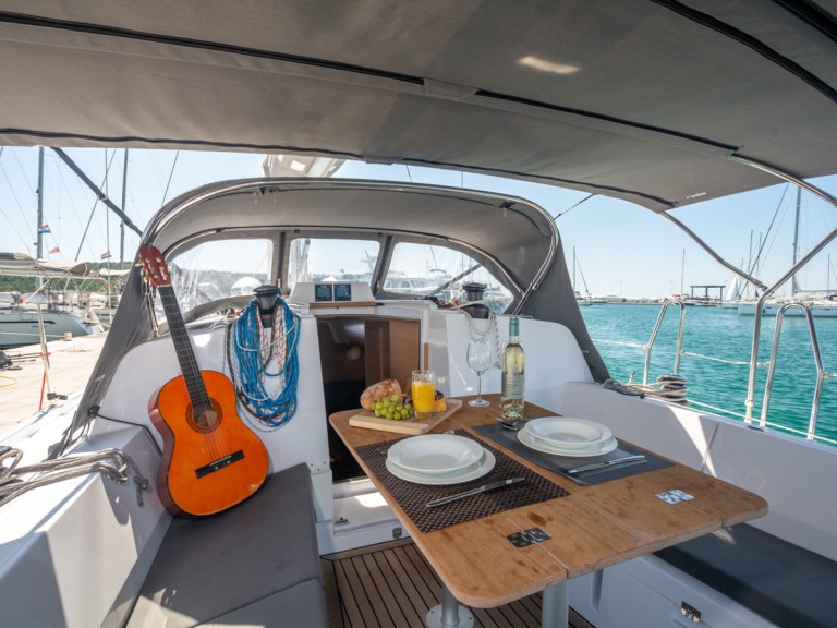 Hire a Elan E4 Betina