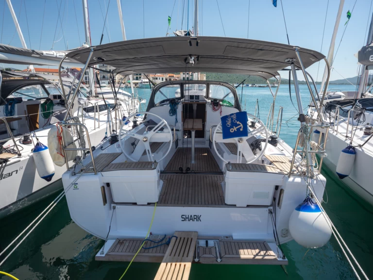 Hire Sailboat Elan with a boat licence