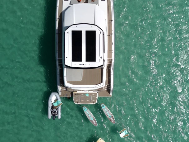 Charter a Robertson and Caine leopard 53 in Gustavia on Samboat