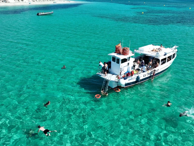 Hire Motorboat ASTILLEROS Y VARADEROS DE TARRAGONA with a boat licence