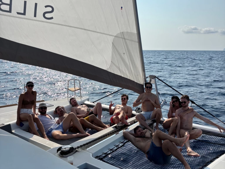 Hire Catamaran Lagoon with a boat licence