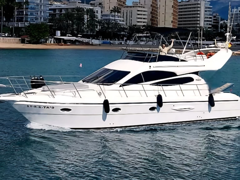 Yacht charter Marbella - Doqueve Majestic 46 Fly on SamBoat