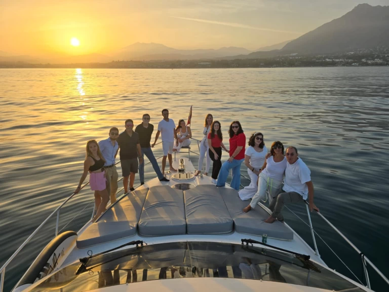 Yacht hire Marbella cheap Majestic 46 Fly