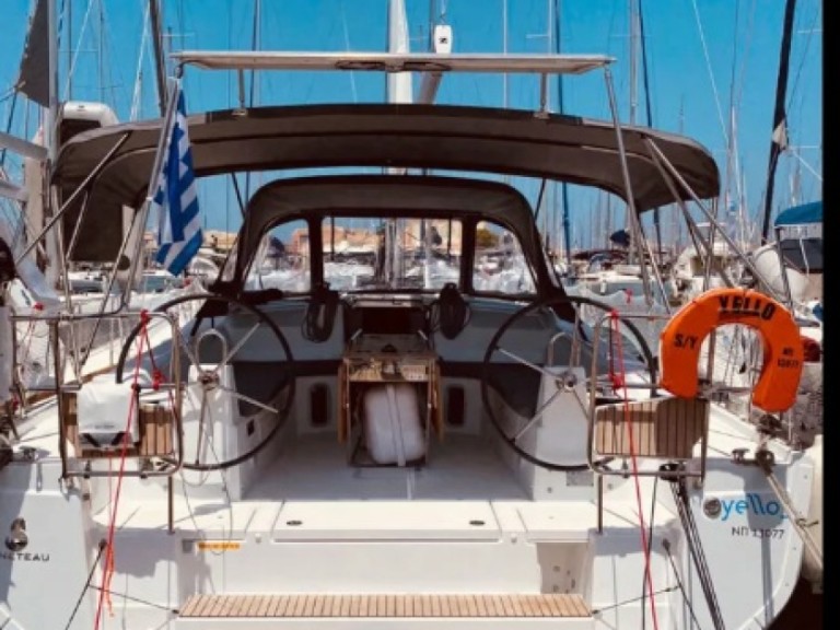 Sailboat to hire Lefkáda at the best price