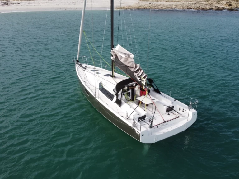 Hire Sailboat Pogo Structures with a boat licence