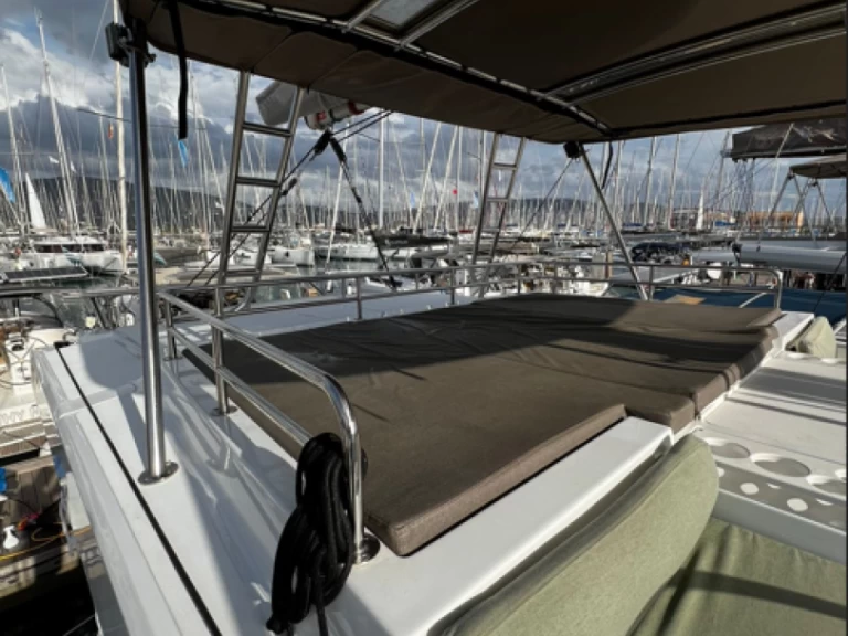 Hire Catamaran Bali with a boat licence