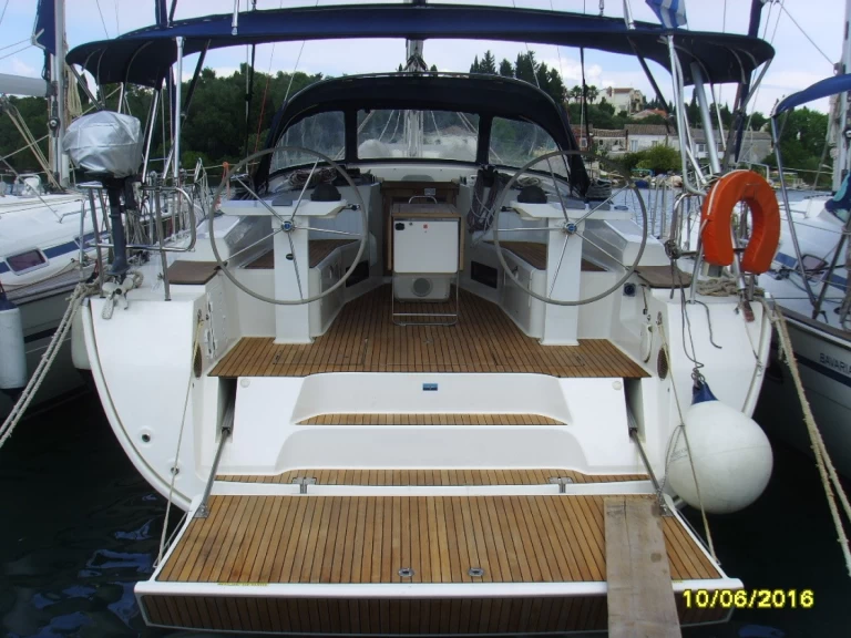 Hire Sailboat Bavaria with a boat licence