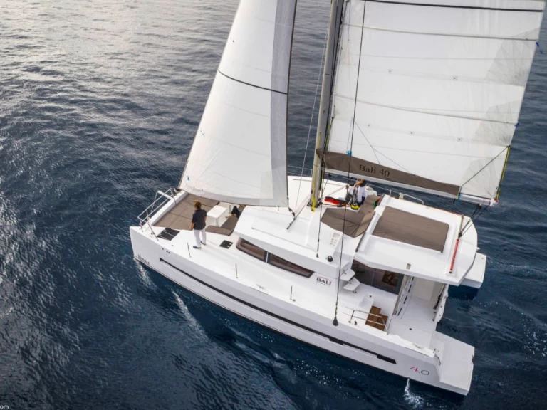 Catamaran to hire Komolac at the best price