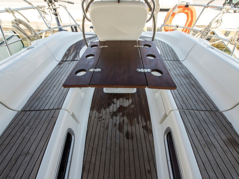Sailboat hire in Nikiána - Bavaria Bavaria 36 Cruiser
