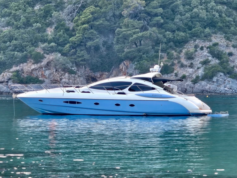 Charter a Azimut Azimut Atlantis 55 in Palioúri on Samboat
