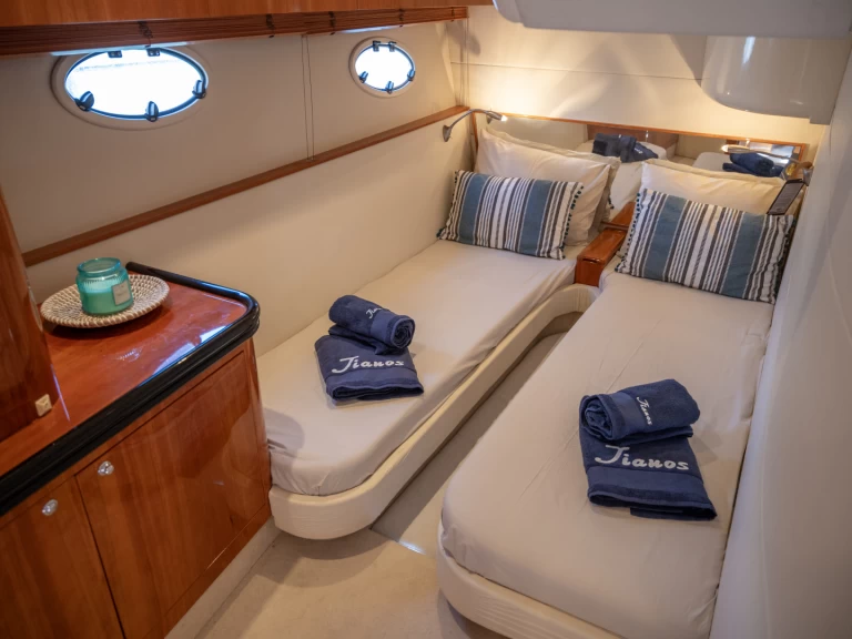 Hire a Elan Elan Power 42 Palioúri