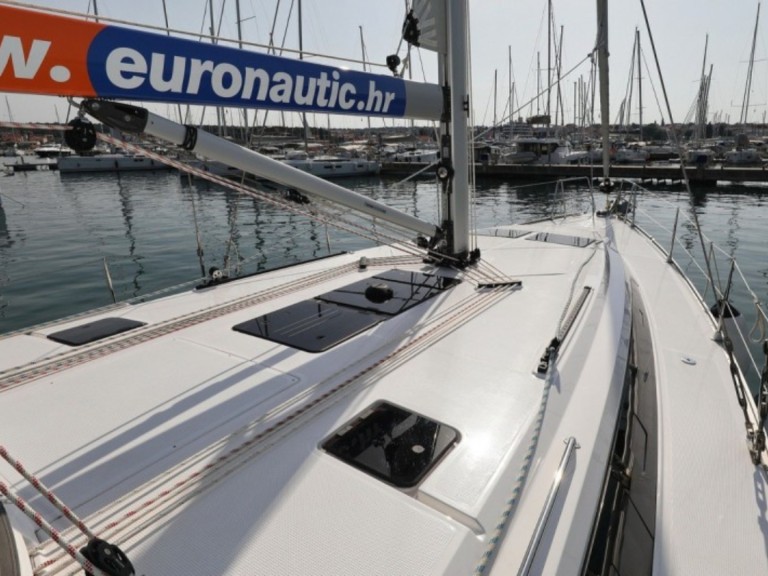 Sailboat hire in Biograd na Moru - Bavaria Cruiser 46