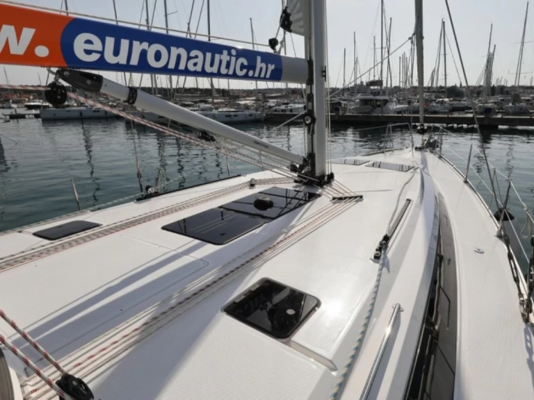 Sailboat hire in Biograd na Moru - Bavaria Cruiser 46