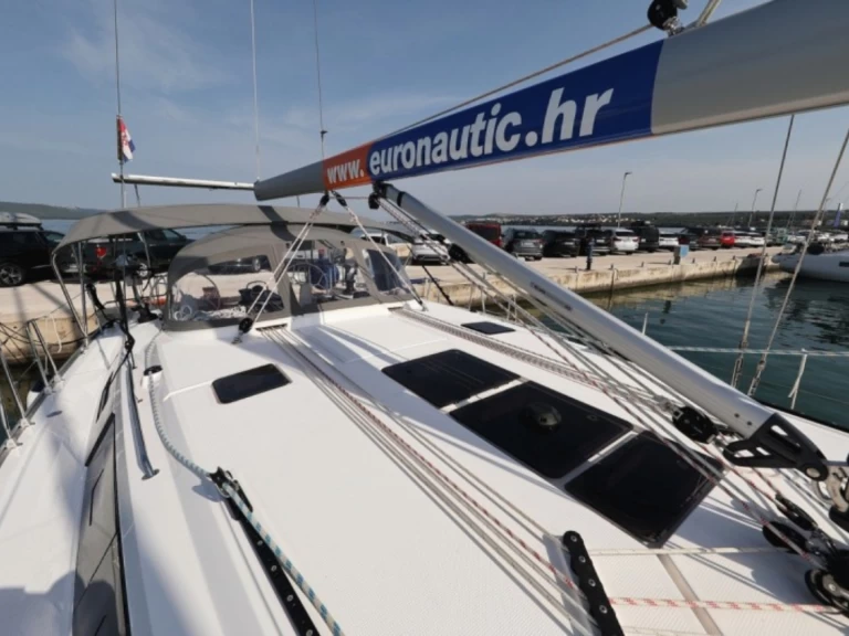 Charter a Bavaria Cruiser 46 in Biograd na Moru on Samboat
