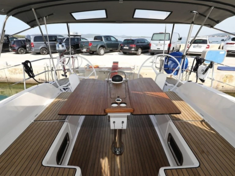 Hire Sailboat with or without skipper Bavaria Biograd na Moru