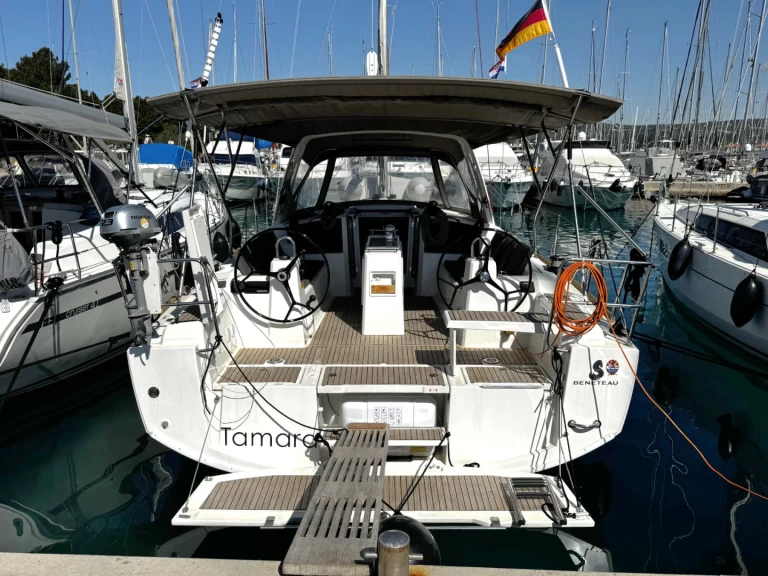 Sailboat to hire Rogoznica at the best price