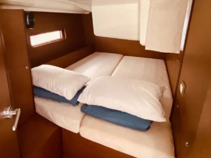 Hire Sailboat with or without skipper Bénéteau Lefkáda