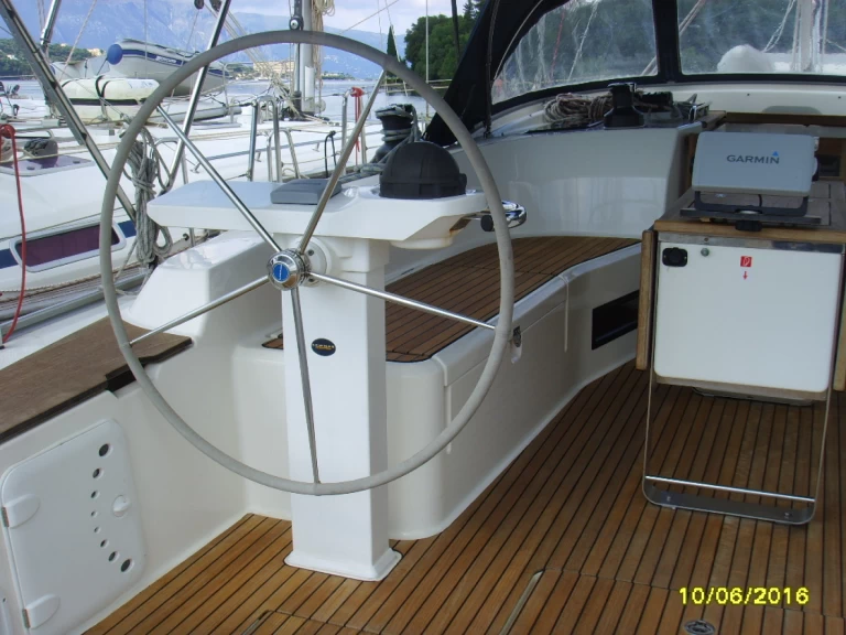 Hire a Bavaria Cruiser 45 Lefkáda