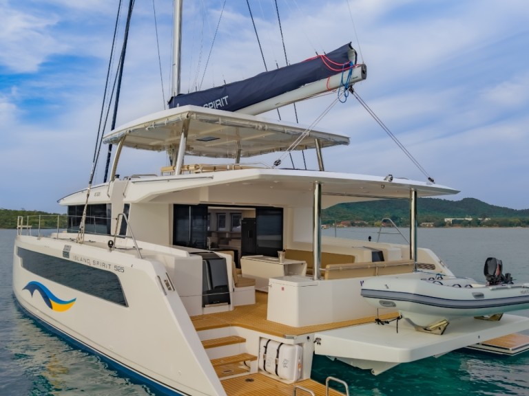 Hire Catamaran Island Spirit Yachts with a boat licence